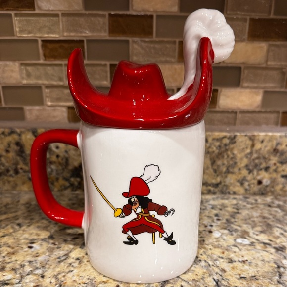 NWOT Disney are Dunn Captain Hook Mug with Hat Topper Lid - Picture 4 of 6